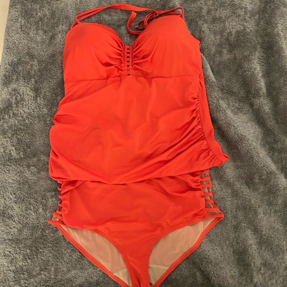 TANKINI (CORAL) - BUILT IN BRA!